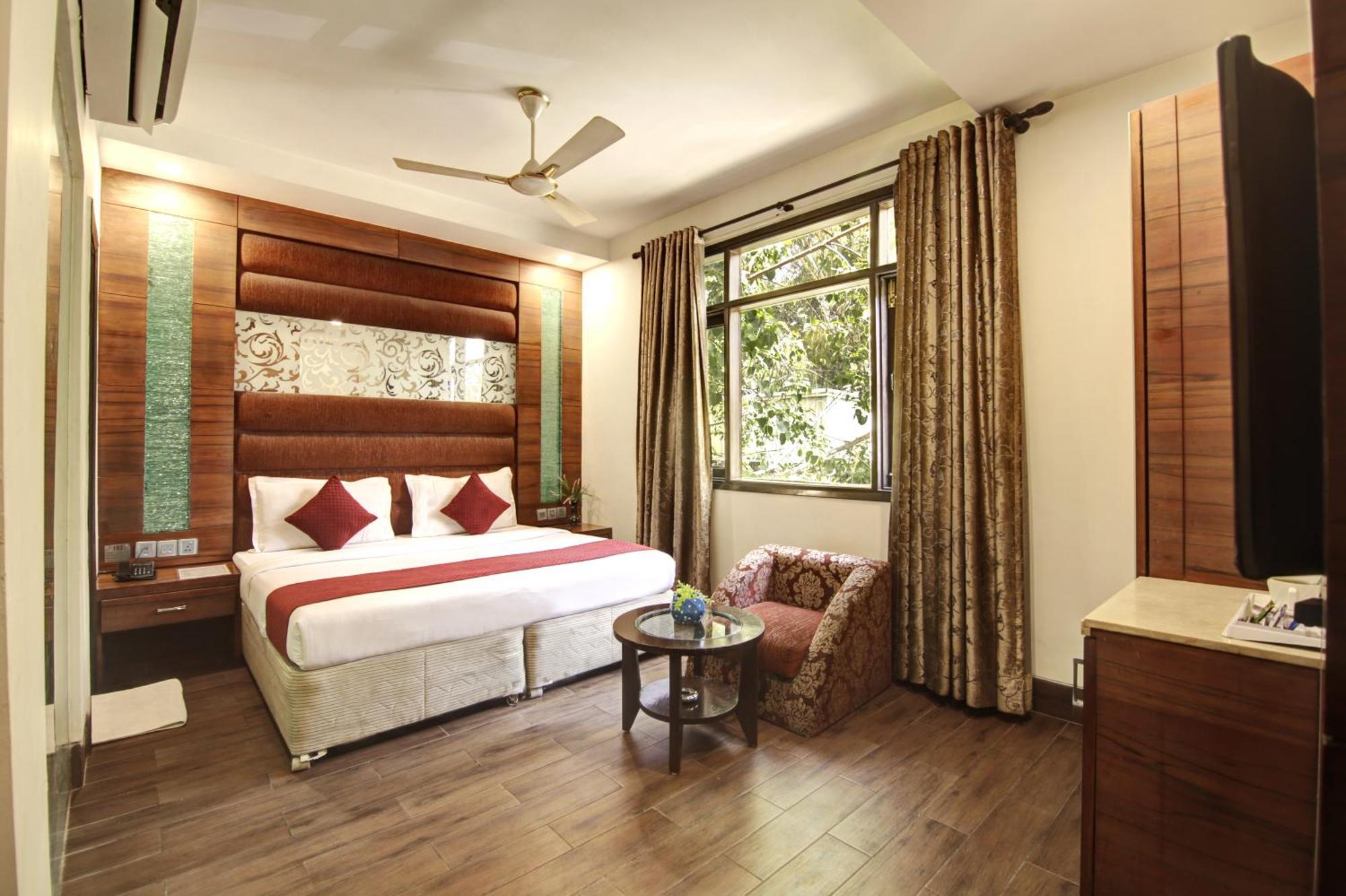 Hotel Good Times Near Ganga Ram Hospital And Karol Bagh Metro دلهي المظهر الخارجي الصورة