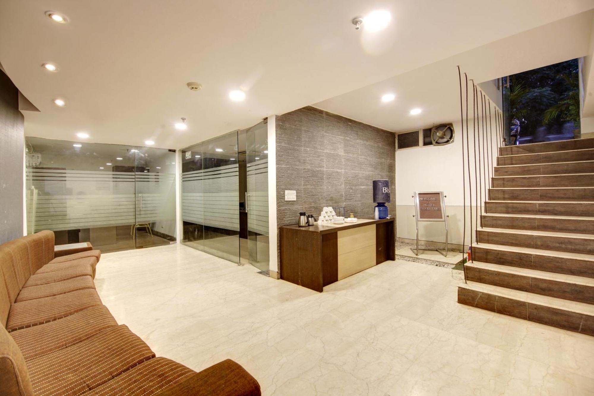 Hotel Good Times Near Ganga Ram Hospital And Karol Bagh Metro دلهي المظهر الخارجي الصورة