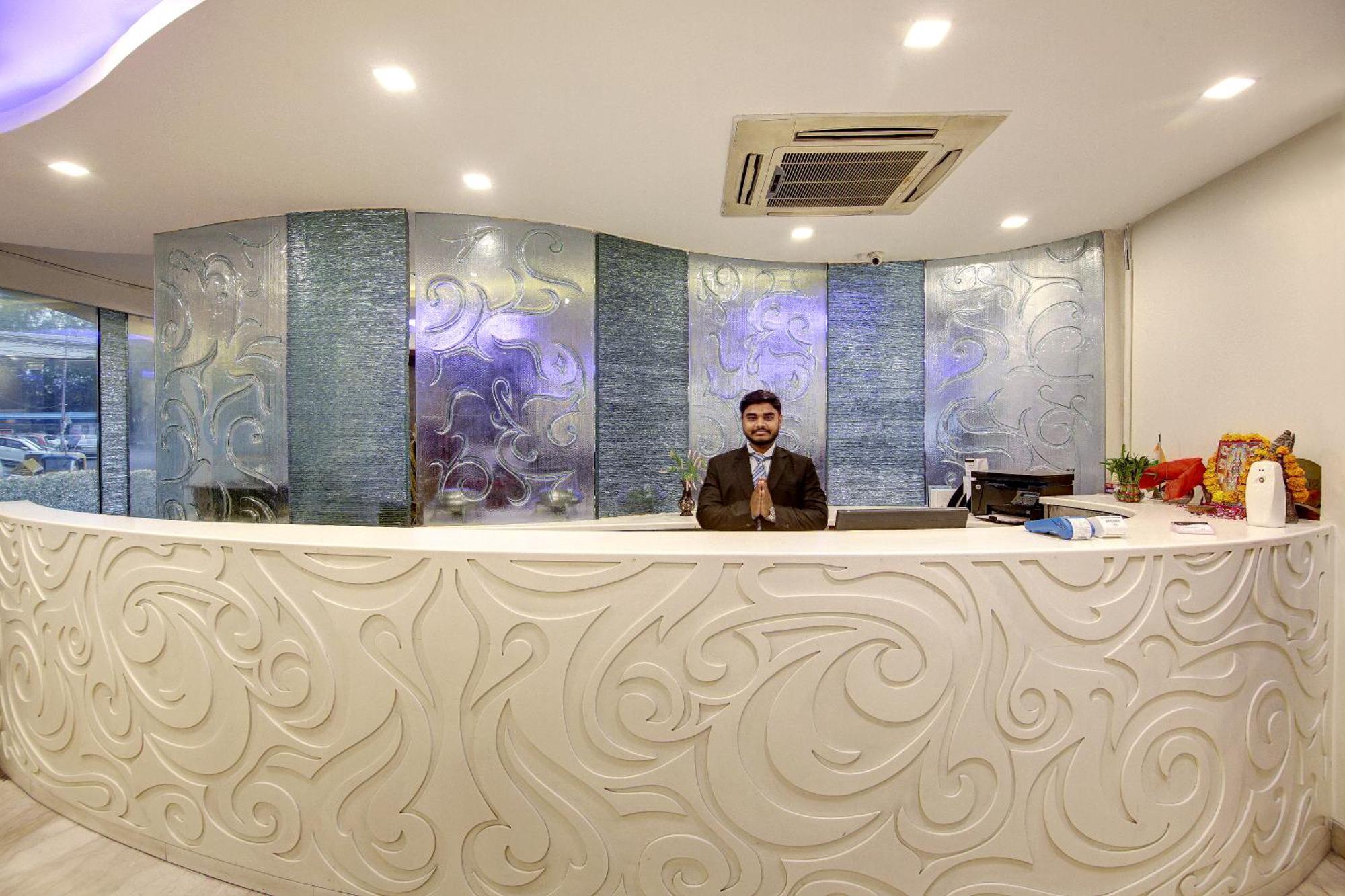 Hotel Good Times Near Ganga Ram Hospital And Karol Bagh Metro دلهي المظهر الخارجي الصورة