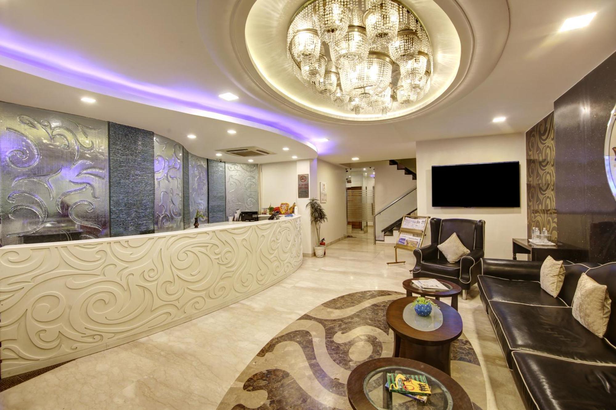 Hotel Good Times Near Ganga Ram Hospital And Karol Bagh Metro دلهي المظهر الخارجي الصورة
