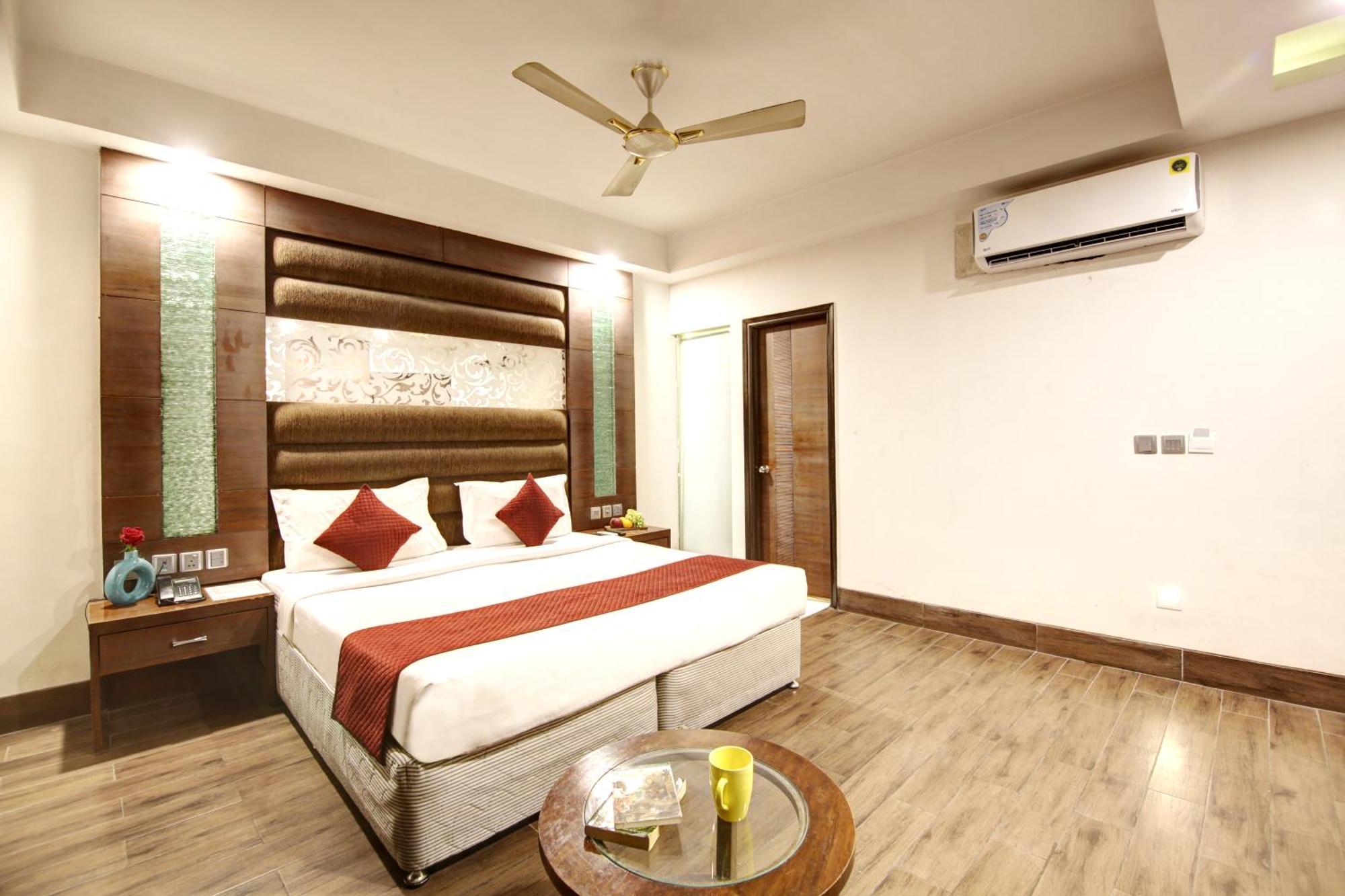 Hotel Good Times Near Ganga Ram Hospital And Karol Bagh Metro دلهي المظهر الخارجي الصورة
