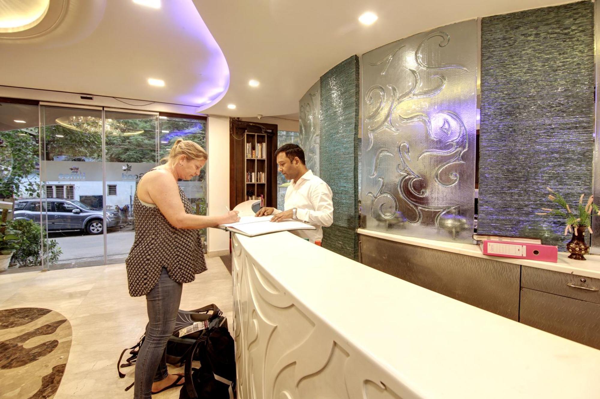 Hotel Good Times Near Ganga Ram Hospital And Karol Bagh Metro دلهي المظهر الخارجي الصورة