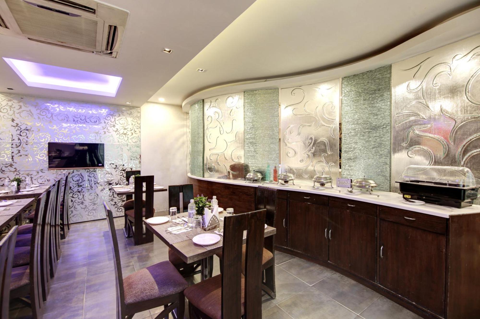 Hotel Good Times Near Ganga Ram Hospital And Karol Bagh Metro دلهي المظهر الخارجي الصورة