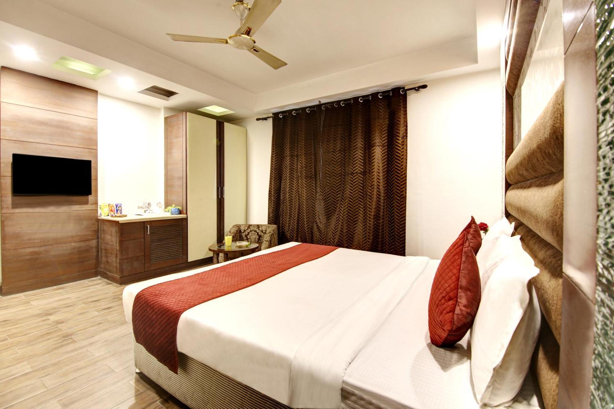 Hotel Good Times Near Ganga Ram Hospital And Karol Bagh Metro دلهي المظهر الخارجي الصورة