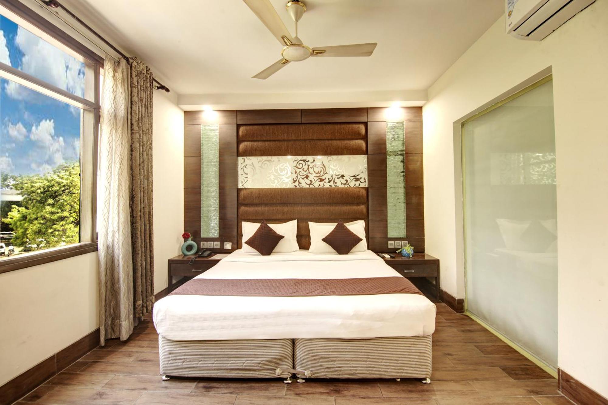 Hotel Good Times Near Ganga Ram Hospital And Karol Bagh Metro دلهي المظهر الخارجي الصورة