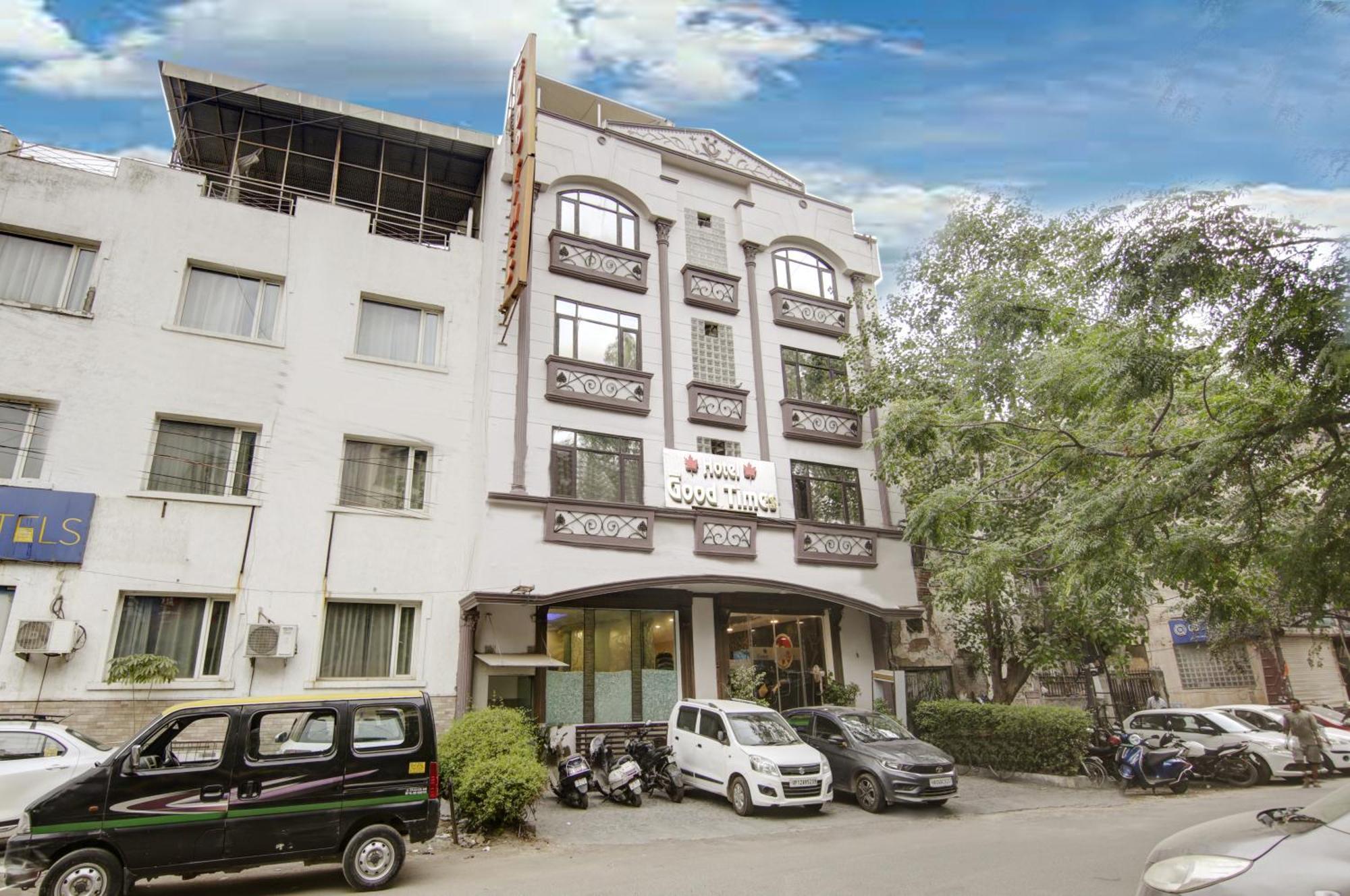 Hotel Good Times Near Ganga Ram Hospital And Karol Bagh Metro دلهي المظهر الخارجي الصورة