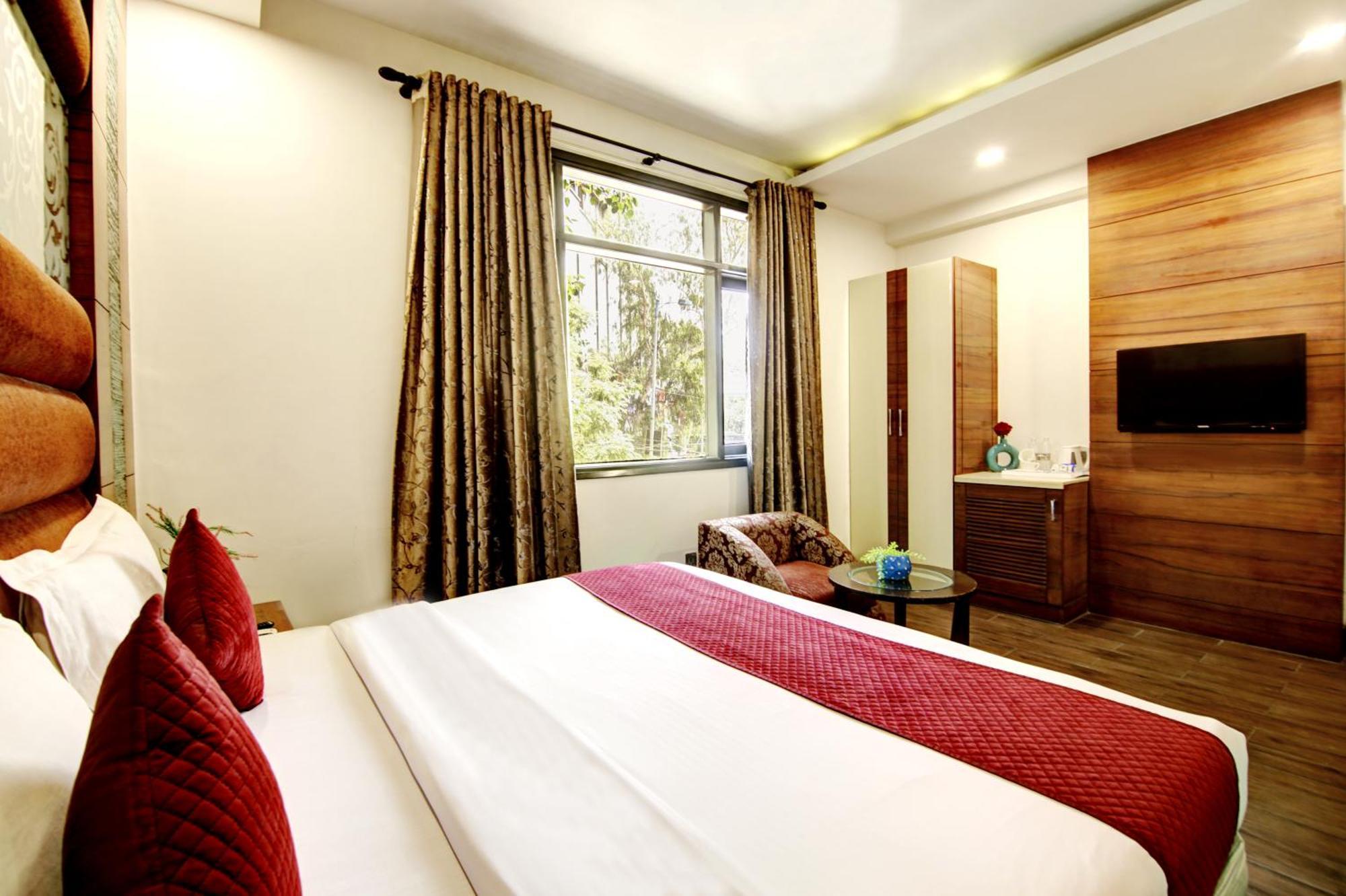 Hotel Good Times Near Ganga Ram Hospital And Karol Bagh Metro دلهي المظهر الخارجي الصورة