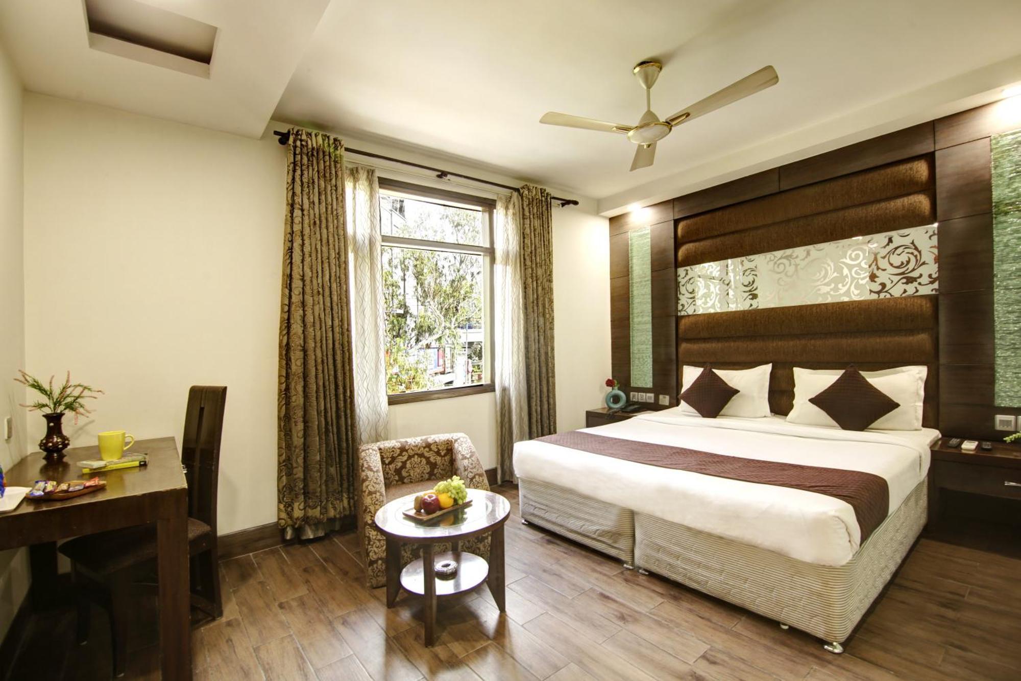Hotel Good Times Near Ganga Ram Hospital And Karol Bagh Metro دلهي المظهر الخارجي الصورة