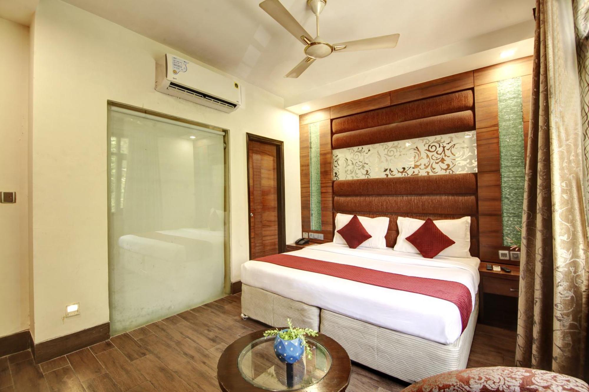 Hotel Good Times Near Ganga Ram Hospital And Karol Bagh Metro دلهي المظهر الخارجي الصورة