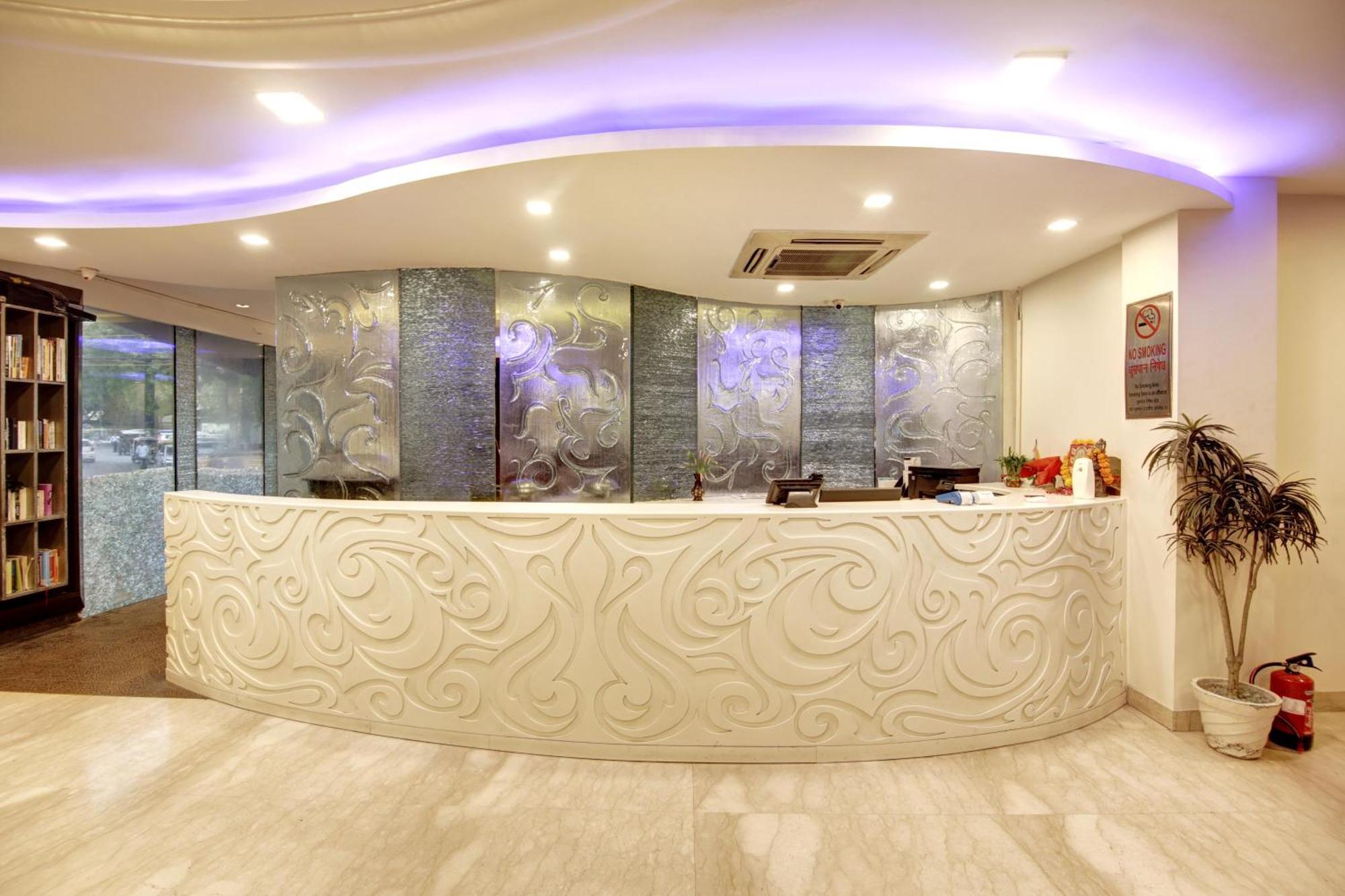 Hotel Good Times Near Ganga Ram Hospital And Karol Bagh Metro دلهي المظهر الخارجي الصورة